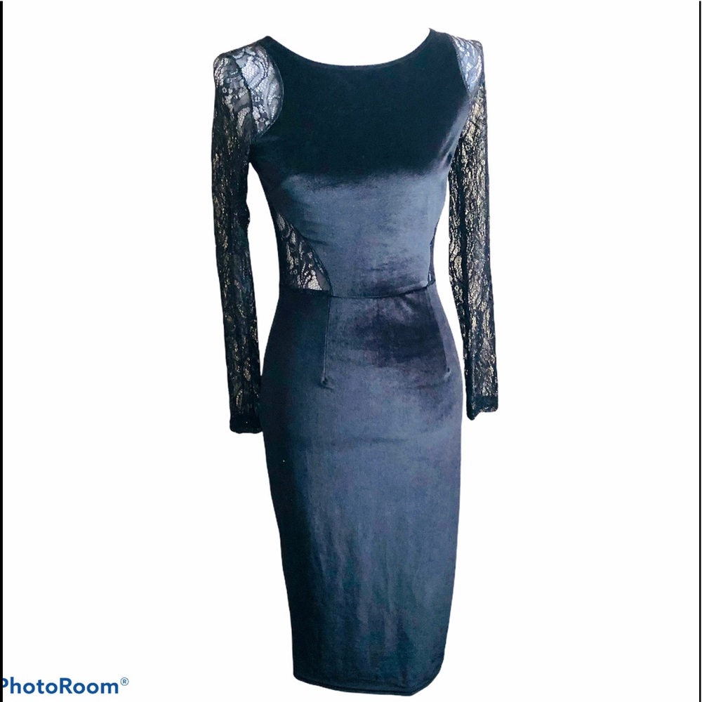 NWT Long Sleeve Velvet Lace Midi Wrap Dress Size M
